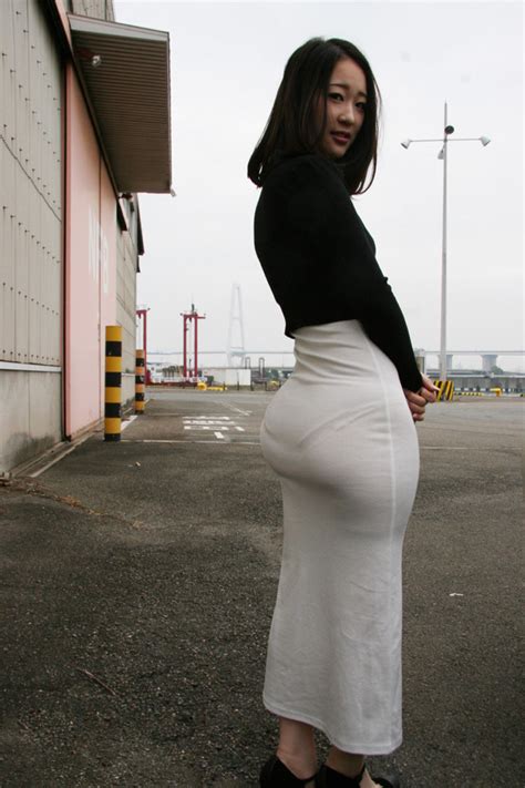 BIG ASS JAPANESE WIFE PORN